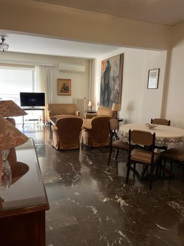 Spacious And Sunny Appartment In Cholargos Atény Exteriér fotografie